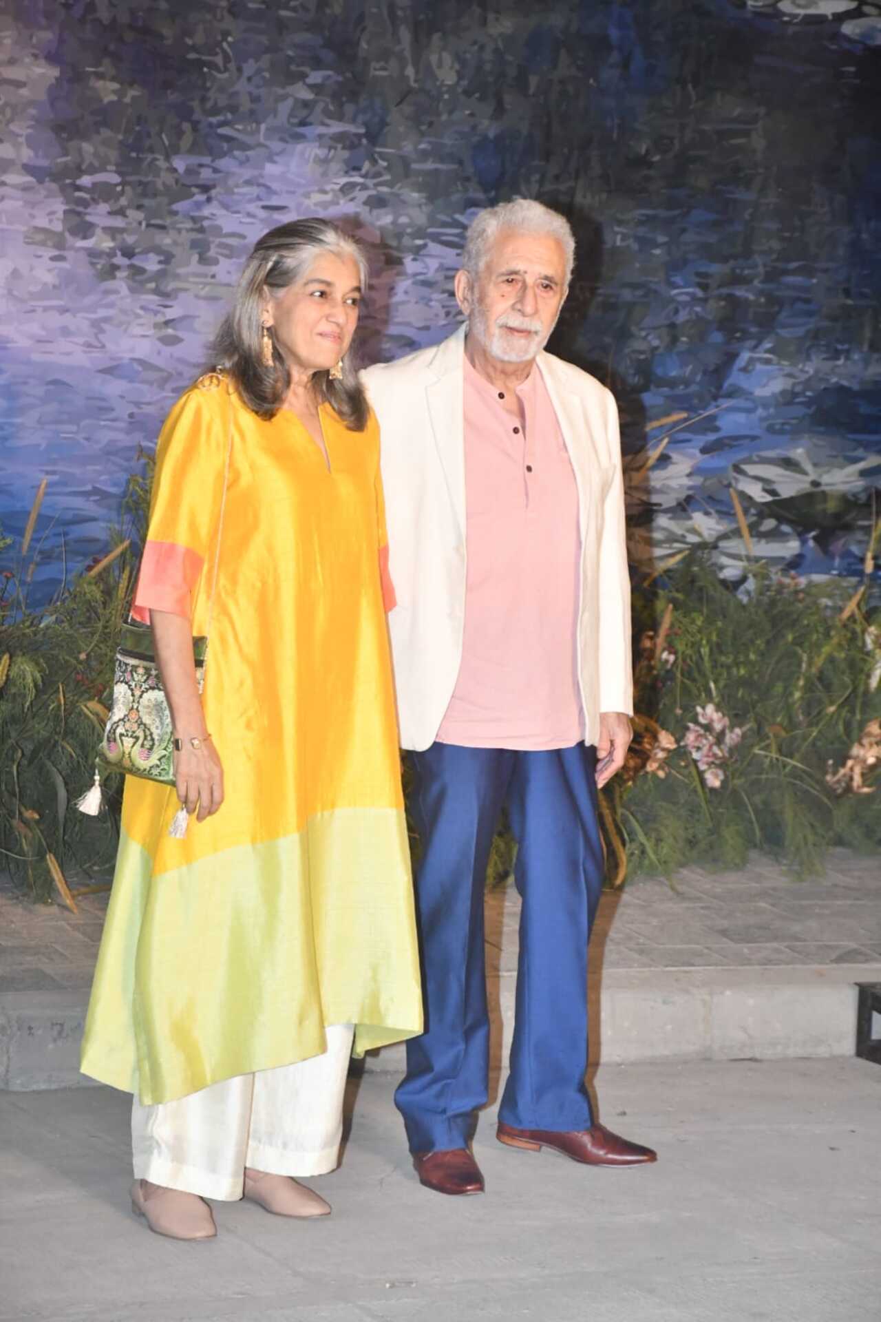 Ratna Pathak Shah and Naseeruddin Shah were spotted together at the event. Ratna looked elegant in a yellow ombre kurta paired with white pants, keeping her look simple yet graceful. 